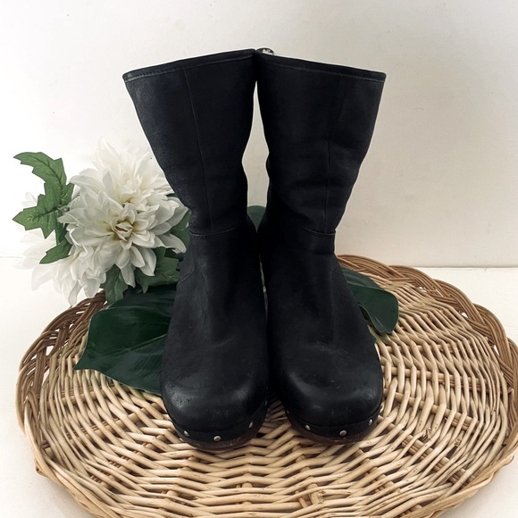 UGG Lynnea Black leather Boot Wood Heel Shearling Lined Winter Cozy Size 8 - Picture 11 of 15